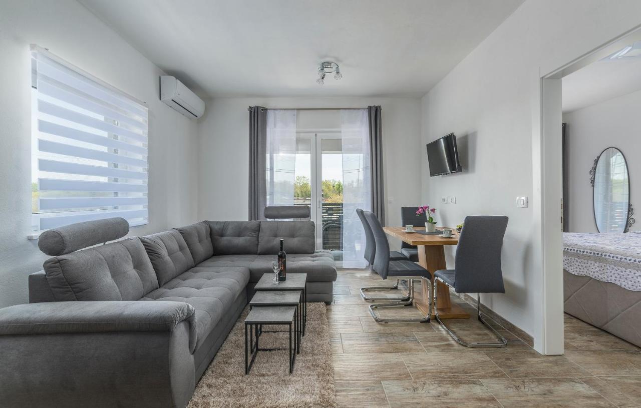 Apartmani Natalija بوريتش الغرفة الصورة